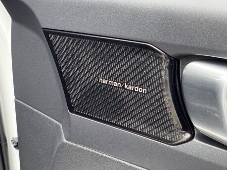 Volvo XC40 T3 R-DESIGN 4