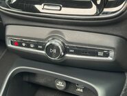 Volvo XC40 T3 R-DESIGN 27