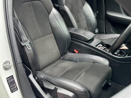 Volvo XC40 T3 R-DESIGN 14