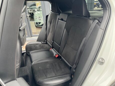 Volvo XC40 T3 R-DESIGN 18