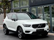 Volvo XC40 T3 R-DESIGN 13