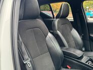 Volvo XC40 T3 R-DESIGN 32