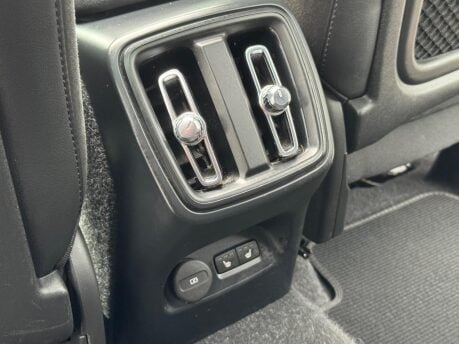 Volvo XC40 T3 R-DESIGN 24