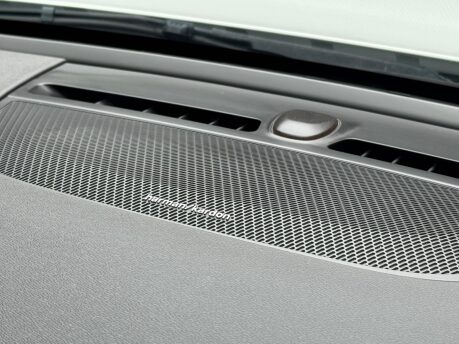 Volvo XC40 T3 R-DESIGN 30