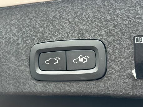 Volvo XC40 T3 R-DESIGN 54