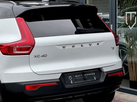 Volvo XC40 T3 R-DESIGN 40