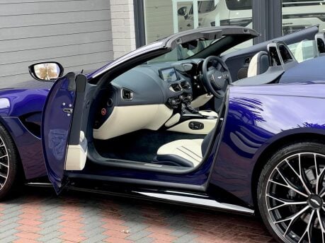 Aston Martin Vantage V8 ROADSTER 10