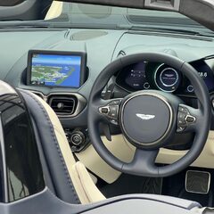 Aston Martin Vantage V8 ROADSTER 2