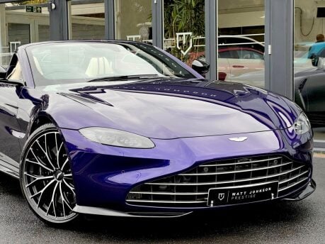 Aston Martin Vantage V8 ROADSTER 17
