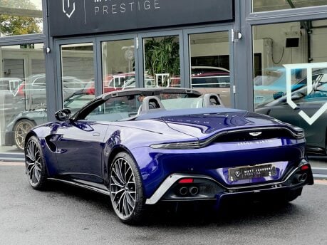 Aston Martin Vantage V8 ROADSTER 2