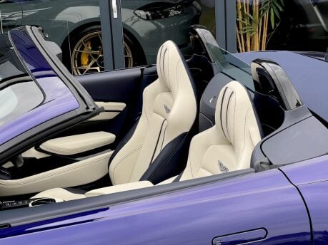 Aston Martin Vantage V8 ROADSTER 6