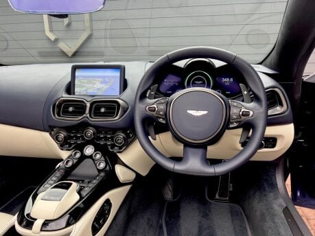 Aston Martin Vantage V8 ROADSTER 18