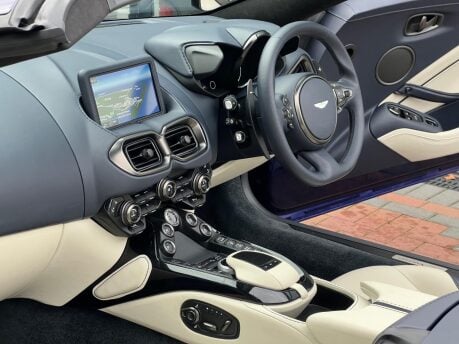 Aston Martin Vantage V8 ROADSTER 27