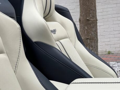 Aston Martin Vantage V8 ROADSTER 11