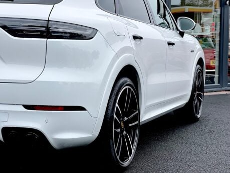 Porsche Cayenne V6 PLATINUM EDITION 38