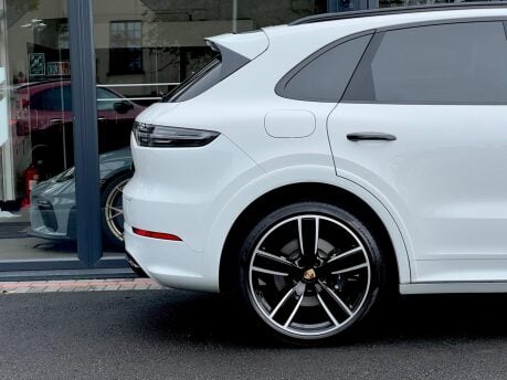 Porsche Cayenne V6 PLATINUM EDITION 36