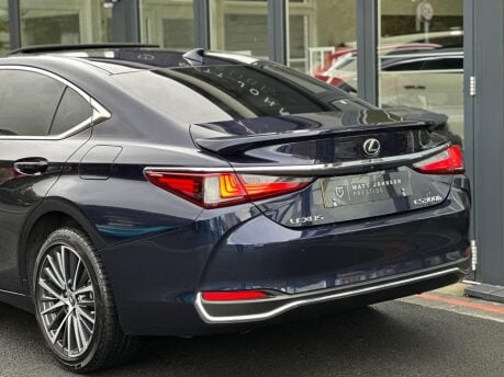 Lexus Es 300H 27