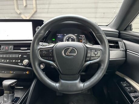 Lexus Es 300H 23