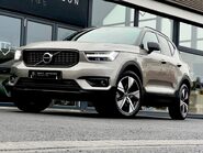 Volvo XC40 RECHARGE T4 R-DESIGN 5