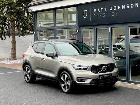 Volvo XC40 RECHARGE T4 R-DESIGN