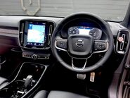 Volvo XC40 RECHARGE T4 R-DESIGN 4