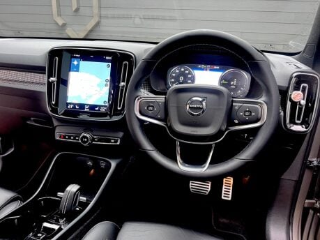 Volvo XC40 RECHARGE T4 R-DESIGN 4