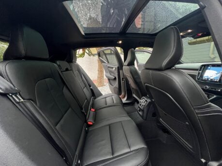 Volvo XC40 RECHARGE T4 R-DESIGN 6