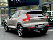 Volvo XC40 RECHARGE T4 R-DESIGN 24