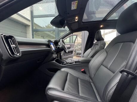 Volvo XC40 RECHARGE T4 R-DESIGN 22