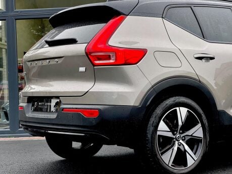 Volvo XC40 RECHARGE T4 R-DESIGN 10