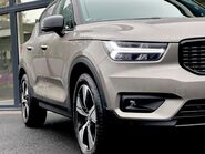 Volvo XC40 RECHARGE T4 R-DESIGN 21