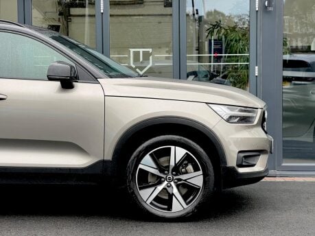 Volvo XC40 RECHARGE T4 R-DESIGN 25