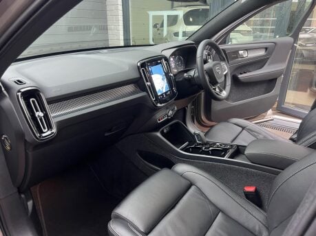 Volvo XC40 RECHARGE T4 R-DESIGN 15