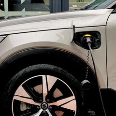 Volvo XC40 RECHARGE T4 R-DESIGN 1