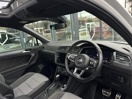 Volkswagen Tiguan 1.5 TSI EVO R-Line Tech DSG Euro 6 (s/s) 5dr 16