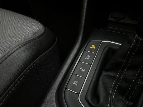 Volkswagen Tiguan 1.5 TSI EVO R-Line Tech DSG Euro 6 (s/s) 5dr 61