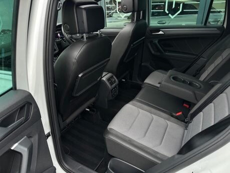 Volkswagen Tiguan 1.5 TSI EVO R-Line Tech DSG Euro 6 (s/s) 5dr 40