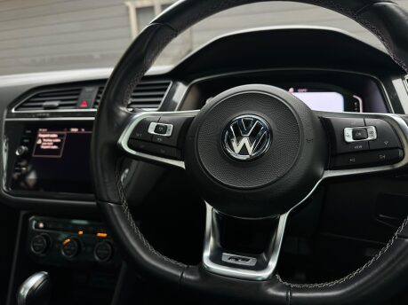 Volkswagen Tiguan 1.5 TSI EVO R-Line Tech DSG Euro 6 (s/s) 5dr 67