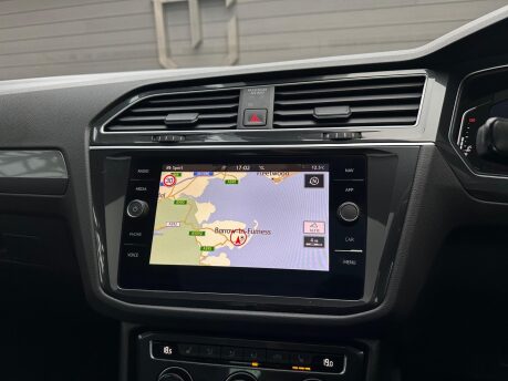 Volkswagen Tiguan 1.5 TSI EVO R-Line Tech DSG Euro 6 (s/s) 5dr 69