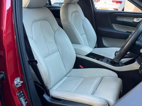 Volvo XC40 T3 INSCRIPTION PRO 12