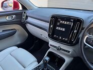 Volvo XC40 T3 INSCRIPTION PRO 27