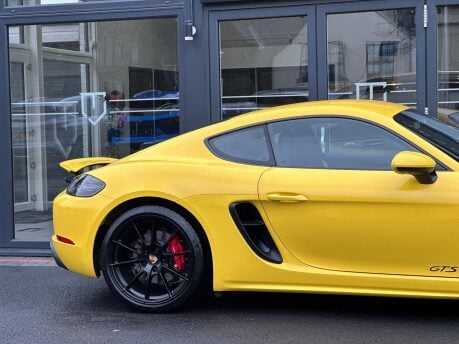 Porsche 718 Cayman CAYMAN GTS 39