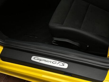 Porsche 718 Cayman CAYMAN GTS 70