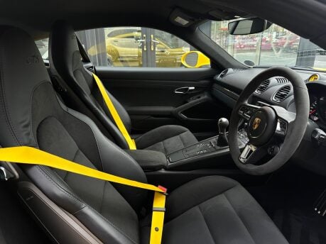 Porsche 718 Cayman CAYMAN GTS 57