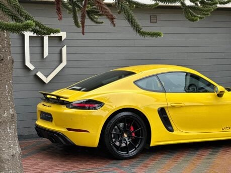 Porsche 718 Cayman CAYMAN GTS 77