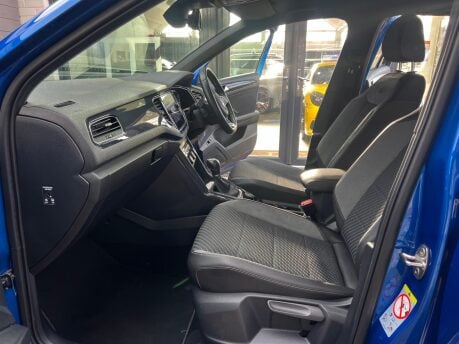 Volkswagen T-Roc R-LINE TSI 4MOTION DSG 9