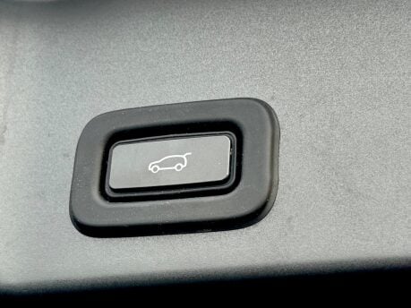 Land Rover Range Rover Evoque R-DYNAMIC SE 46