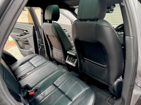 Land Rover Range Rover Evoque R-DYNAMIC SE 29