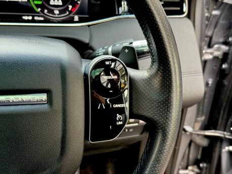 Land Rover Range Rover Evoque R-DYNAMIC SE 19