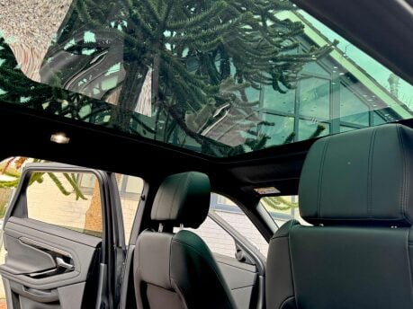 Land Rover Range Rover Evoque R-DYNAMIC SE 2